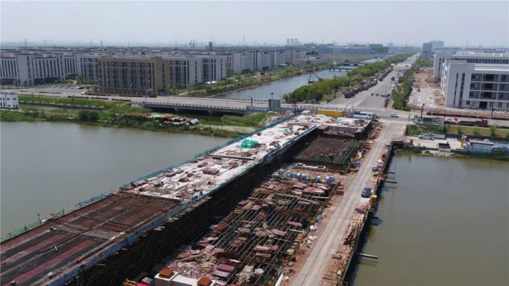 兴慈一路跨十一塘江桥主体施工