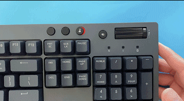 可以看到,在右侧还有一个按钮,这个是键盘的开关按钮.