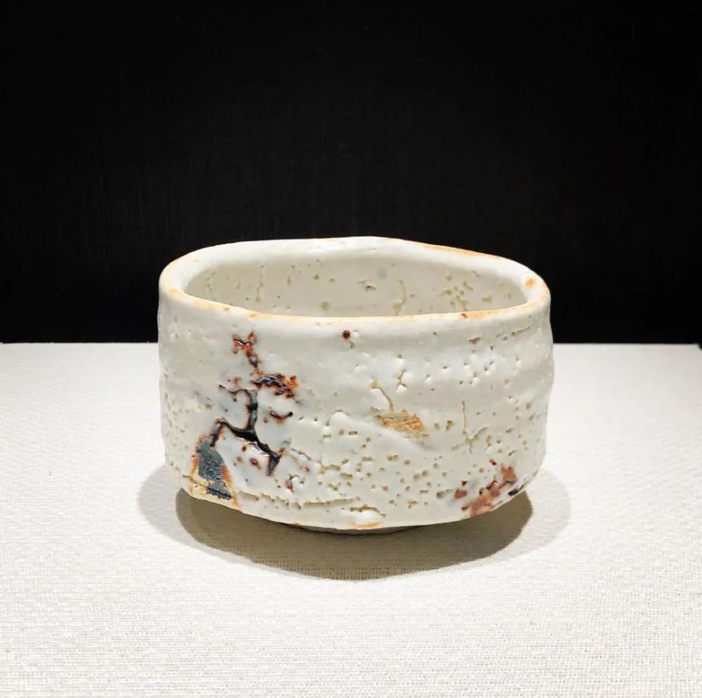 被日本人奉为国宝的陶器 志野烧(しのやき),是美浓烧的一种,产地在本