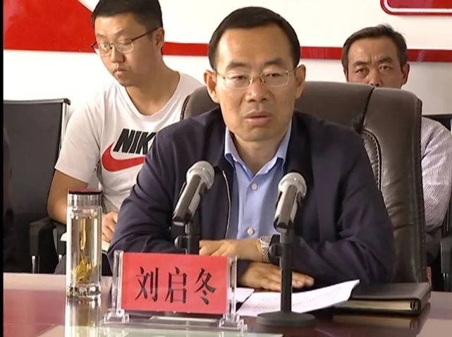 县委副书记政府县长刘启冬深入到冯庄乡讲党课