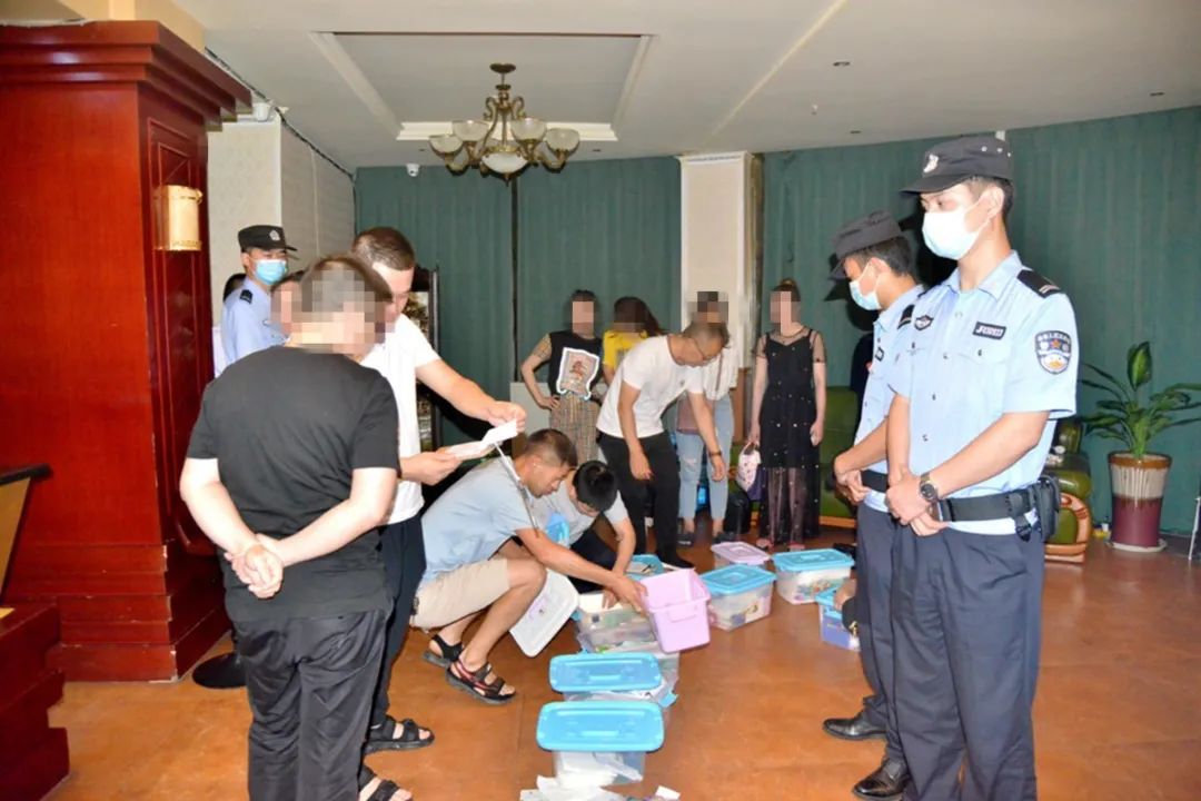 广元警方打掉一卖淫嫖娼窝点,抓获9人!