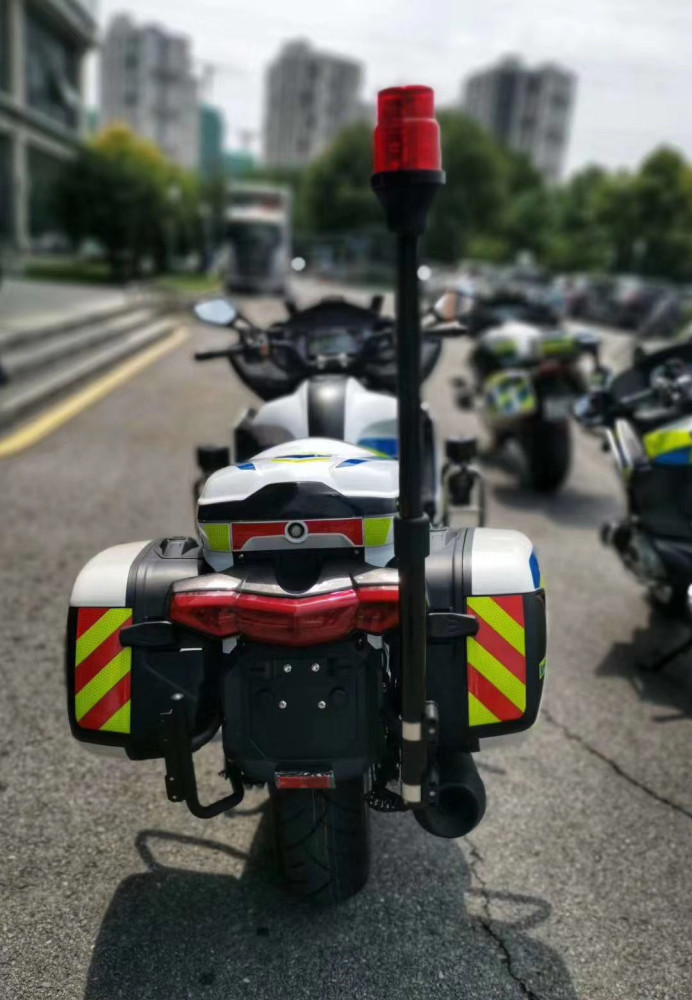贝纳利1200三缸巡航警用版实车曝光,对比春风1250怎么