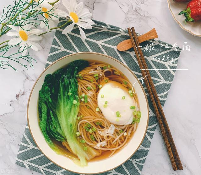 冬吃饺子夏吃面,煮面多一步操作,面条不糊锅,劲道爽滑