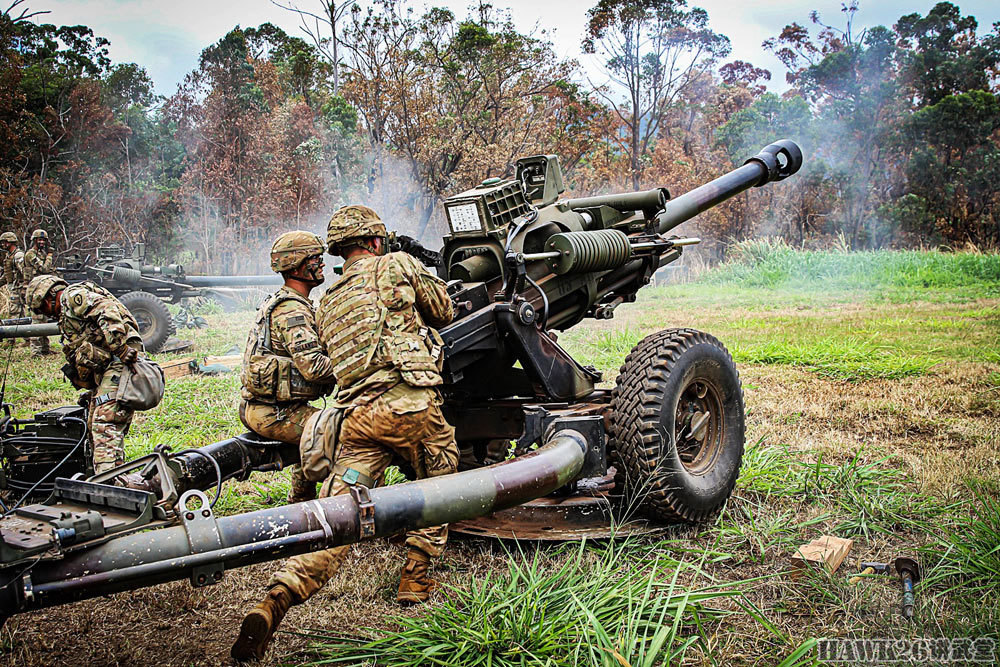 美军m119a3轻型榴弹炮射击训练 从英国制造如何变成