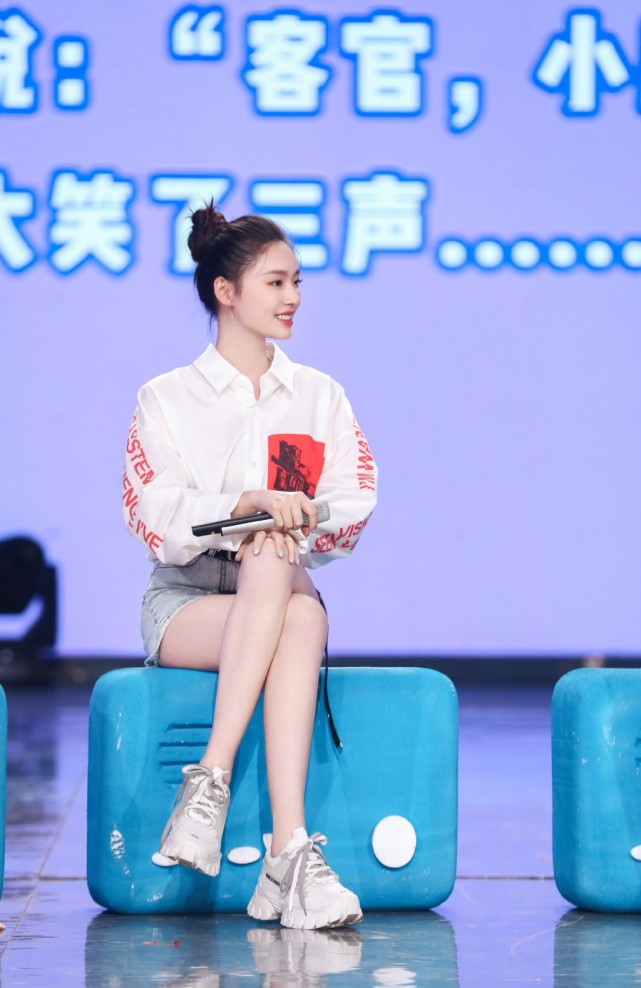 林允的美腿有没有美到你呢?在留言区留下你的看法吧!