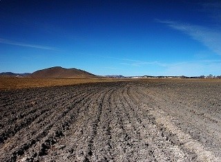 土地资源遭受破坏,人类该如何去改善现状