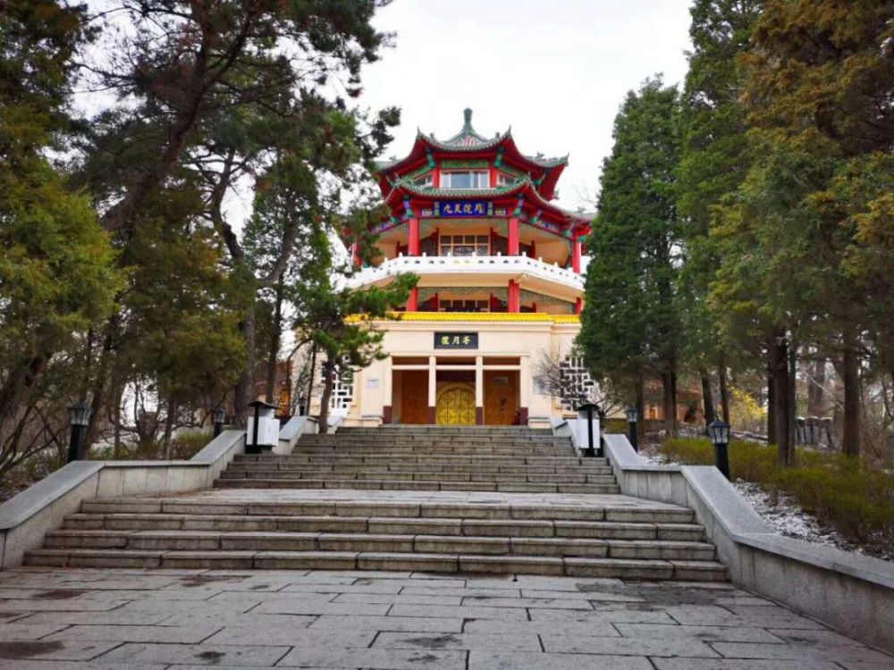 吉林北山公园揽月亭