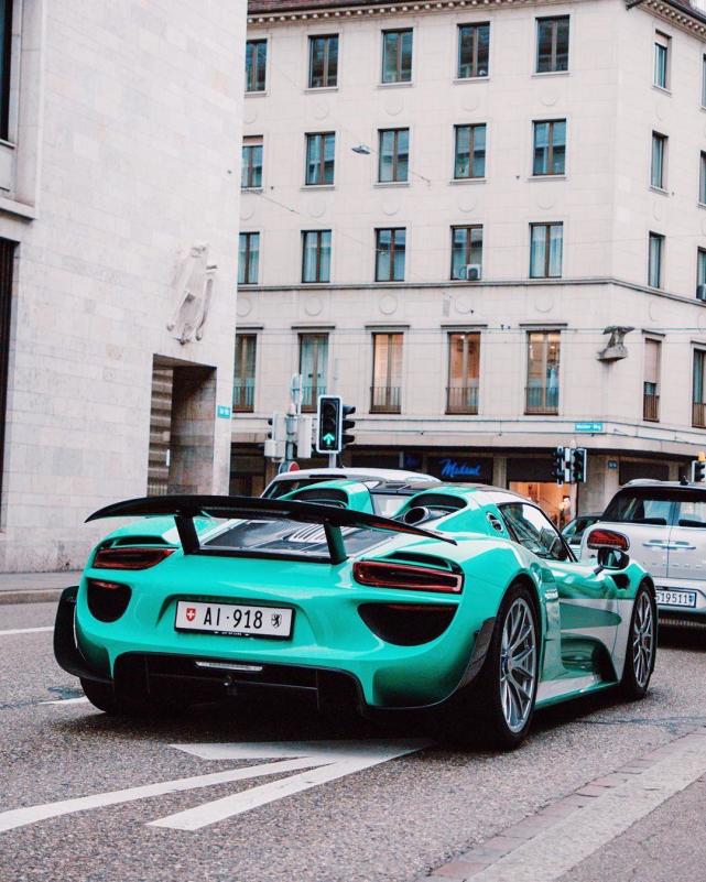 保时捷918 spyder,这个配色很罕见