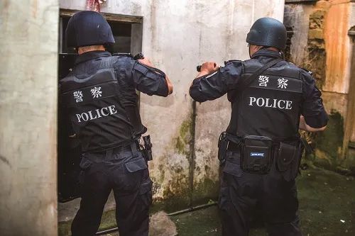 那就是: 禁毒警察