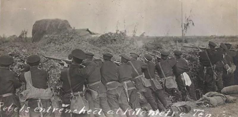 老照片:1911年武昌起义鏖战于长江两岸的革命军与清军