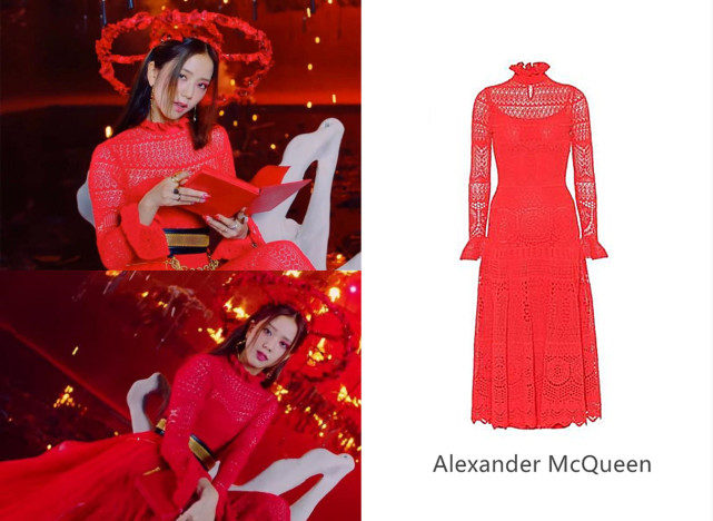 的jisoo,这次在mv中穿了一条 alexander mcqueen 长款针织镂空连衣裙
