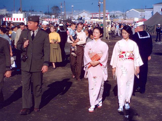 彩色老照片:50年代战后的日本民生,丝毫看不出经历衰败之景
