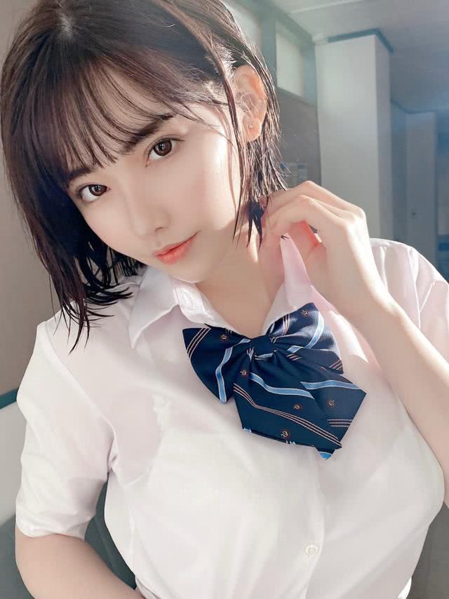 最后,你喜欢深田老师吗?你觉得深田老师的作品怎么样?