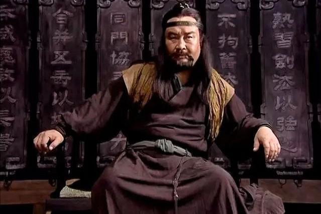 左冷禅有众多师弟,还有大批弟子,个个都有不错的武功.