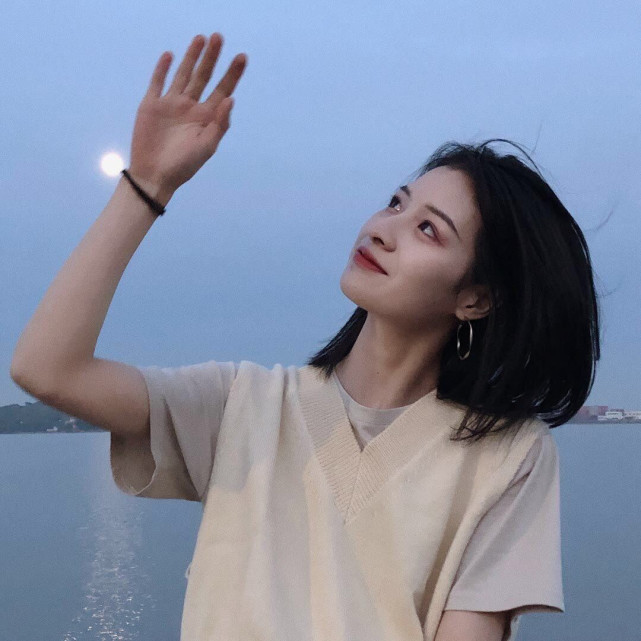 温柔#女生头像:热爱可抵岁月漫长,温柔可挡艰难时光