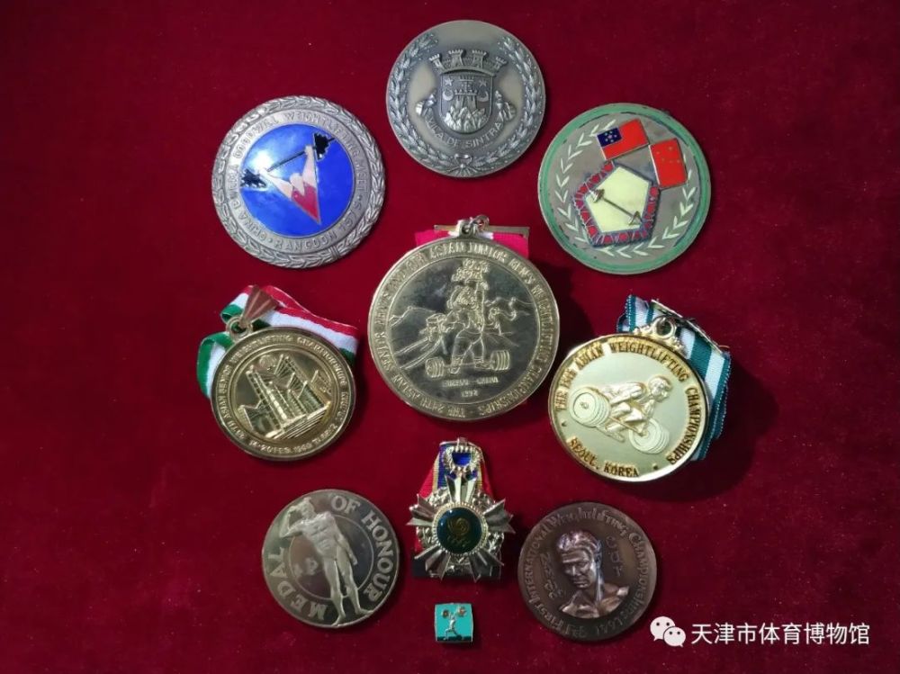 两破举重世界记录赵庆奎