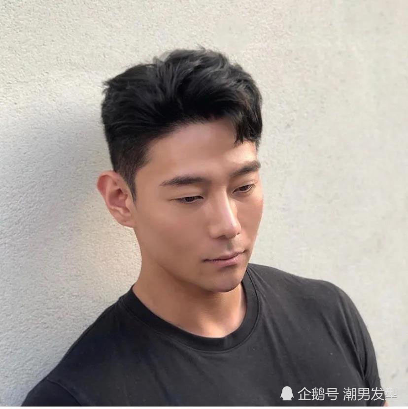 颜值不够发型来凑,2020年适合夏季剪的20款男生发型参考!