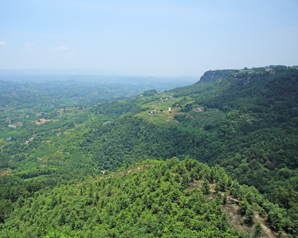 黄瓜山山势雄伟