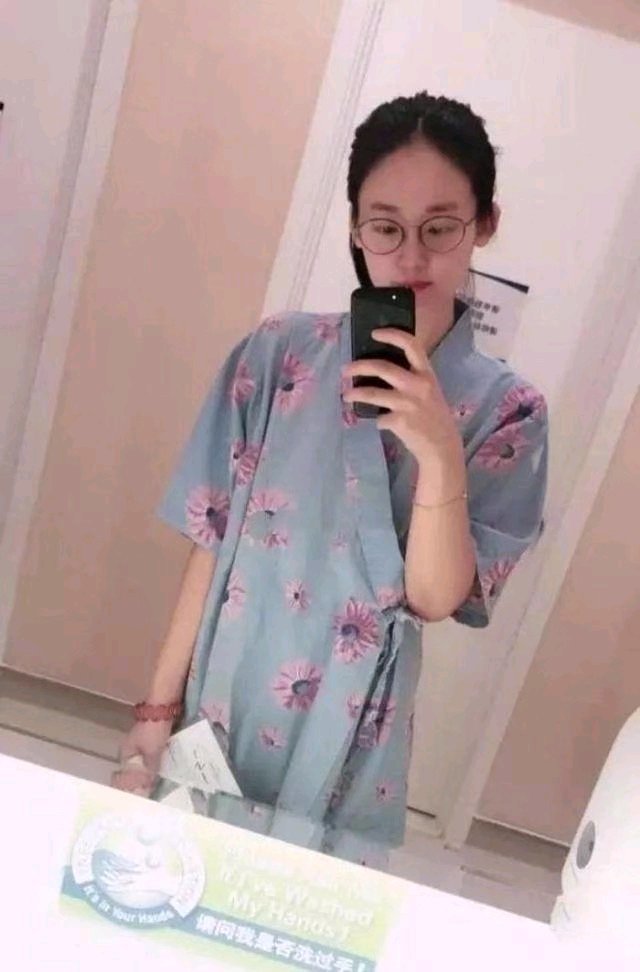 绿地事件女主张雨婷终于坐进了宝马车