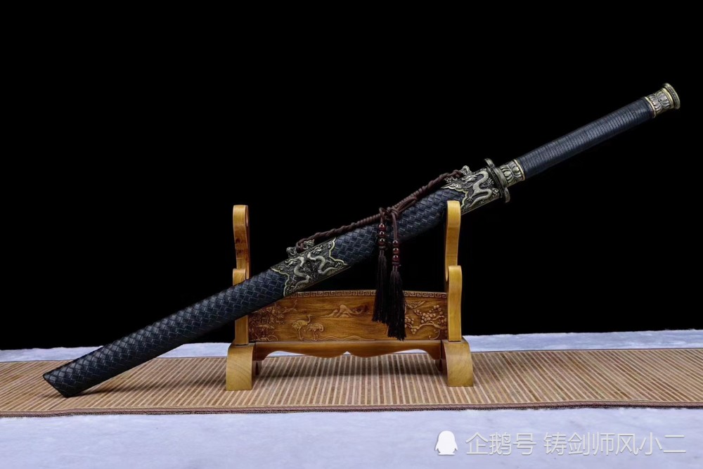 《神龙蓝灵战刃 黑金古刀乃《盗墓笔记》中张起灵使用的兵器