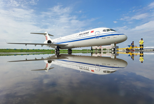 国航首架arj21-700飞机正式交付.(徐炳南摄)