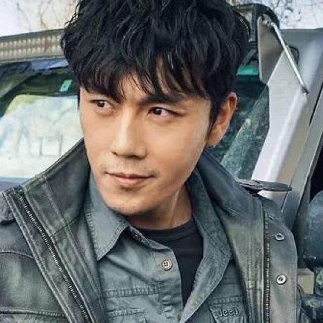 秦昊也"换头"?十六年前照片与如今判若两人,撞脸多名