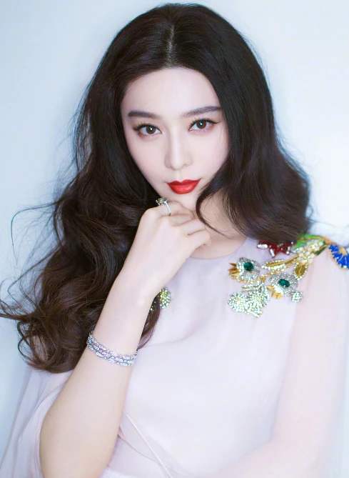 男人"最想娶"的四位女明星:赵丽颖排第三,看到第一:实