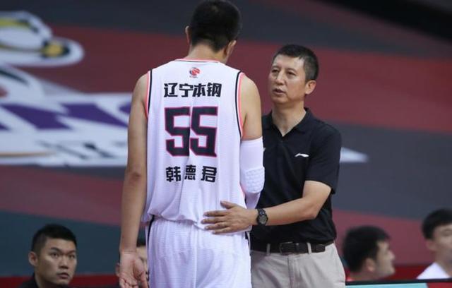 他曾被辽宁队老板誉为"最适合球队的教练"4战3负后