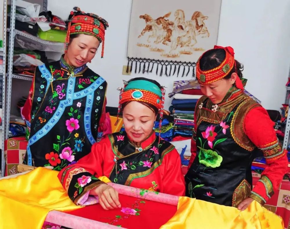 穿越时空的典雅与厚重——指尖上的翁牛特蒙古族刺绣