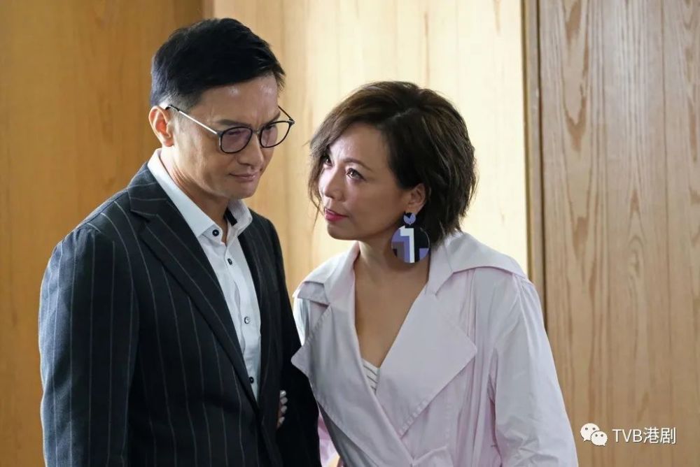 邓萃雯已离开tvb,在去年参演viutv剧集《婚内情》.