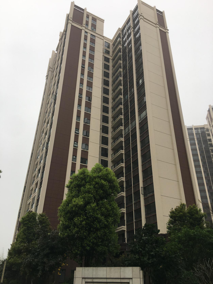 基本介绍:位于广宁县南街镇百盈北路 138 号百盈花园 3 栋 1905 房