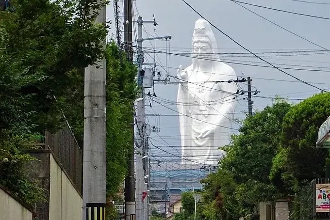 巨物恐惧症患者:我被乐山大佛吓哭了_腾讯新闻