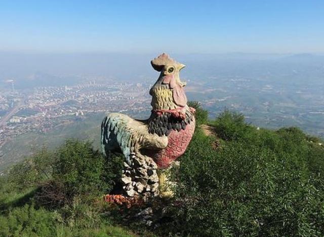 河北有座超奇特山峰,公鸡准时鸣叫,无数帝王在此打卡