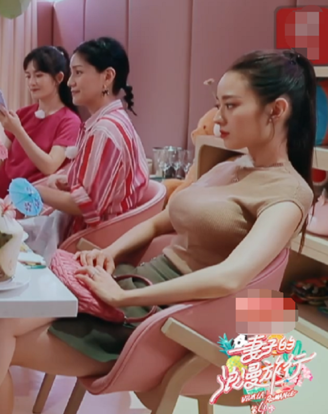 都说吉娜身材好我不信,当她背对镜头看见腰,弹幕:这肉是认真的?