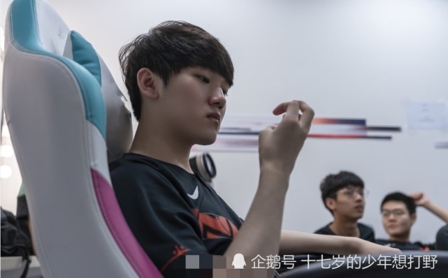 JKL的分均输出和承伤伤害曝光，全联盟第一！肉坦自愧不如