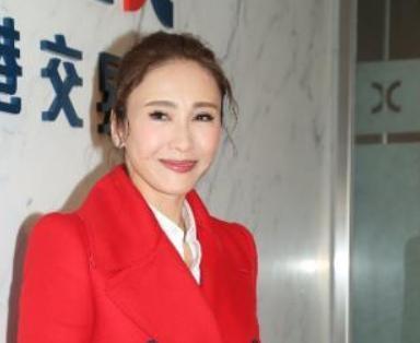 48岁黎姿近况曝光气色红润皱纹少微笑时一个细节显整容痕迹