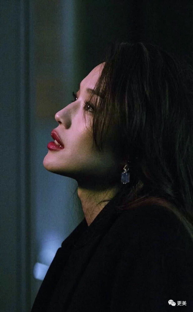 硬炒素颜人设却不敢卸妆，美得吃力的鞠婧祎到底在怕啥？
