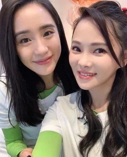 硬炒素颜人设却不敢卸妆，美得吃力的鞠婧祎到底在怕啥？