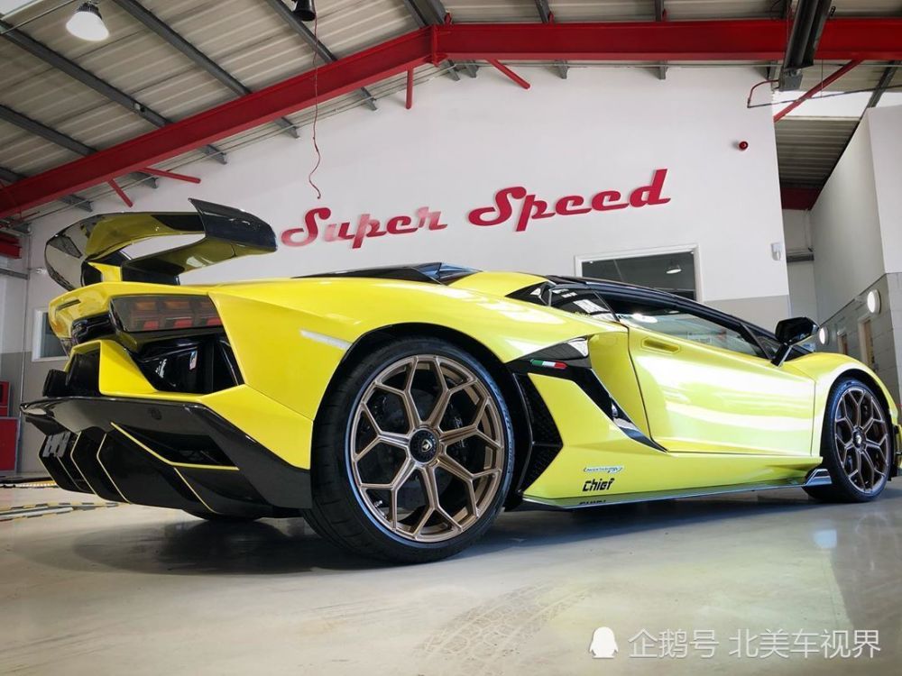 珍稀敞篷狂牛,兰博基尼 aventador svj roadster