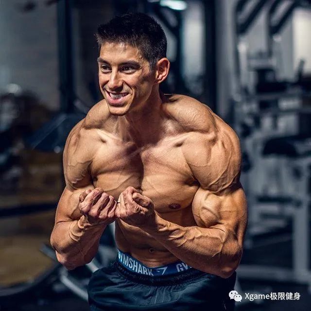 自然健美的代价：小伙为追求肌肉拉丝，练到睾酮不如80岁老人
