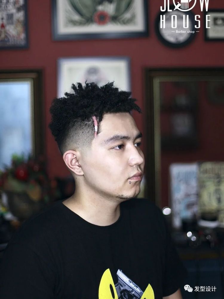 最帅气的男生黑人烫