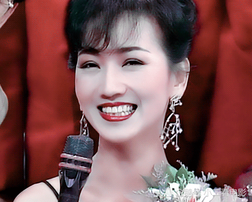 照片中明眸皓齿,巧笑嫣然的赵雅芝,估计没人敢相信这是她40岁时候的