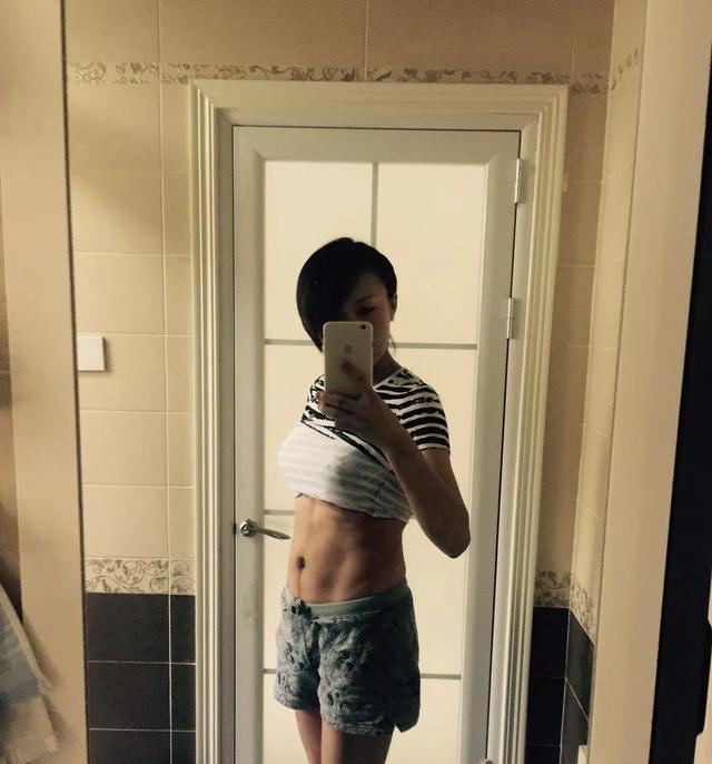 左手带娃，右手健身，单亲辣妈分享产后瘦身塑形经验