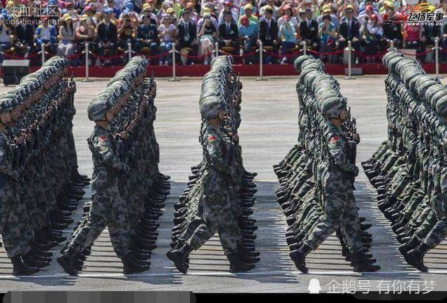 阅兵式—最喜欢看的劈枪