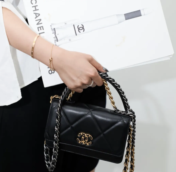 chanel,gucci,lv……这些好看又实用的woc包值得买!