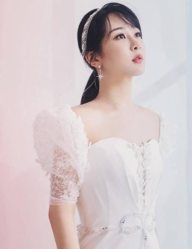 杨紫步李兰迪后尘?新路透身材发福像胖20斤!宽松戏服都能穿出紧绷感