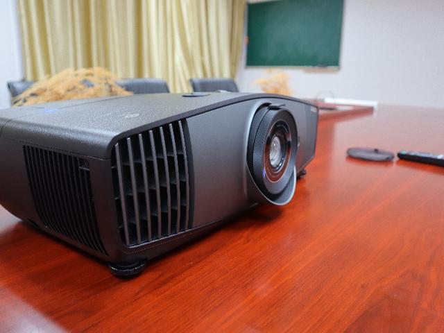 专业家庭影院投影仪:明基 w5700上手体验