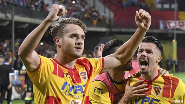 提前7轮升级，贝内文托重回意甲！