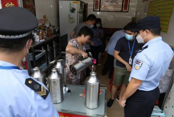 凉茶“嗑药”，散装食品饮料监管不能留死角