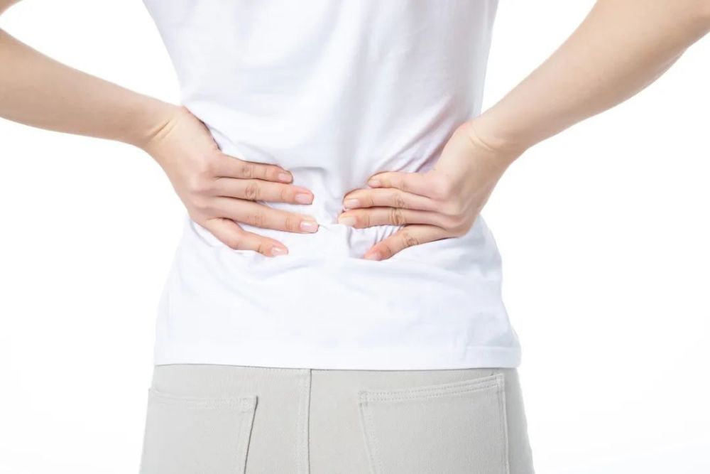 为什么你的腰总是酸痛不舒服?简单 2 招,测出你的腰还好吗?